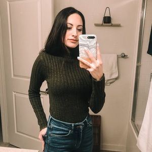 jamie scott | green turtle neck sweater